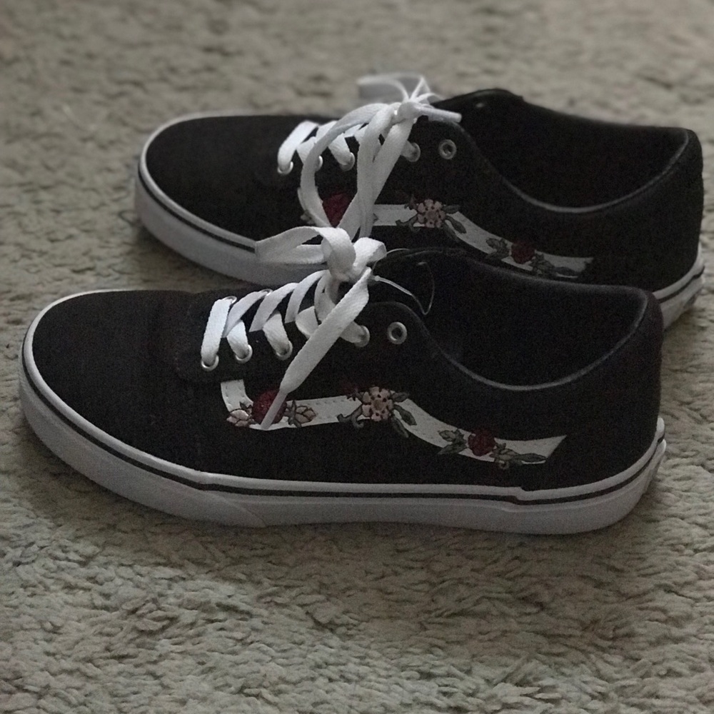 Vans ward low girls skate shoes size 5Y